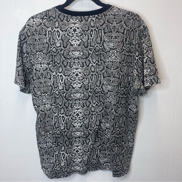 Guess Women’s Size Large Snake Print Skull Tee Top Black and Gray Sequin Rock - Picture 7 of 8